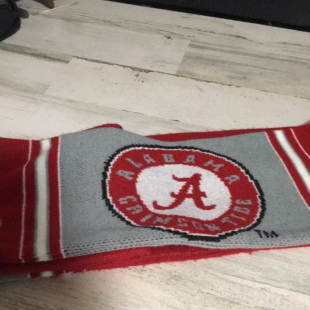 Alabama Crimson Tide red gray white scarf with tassels